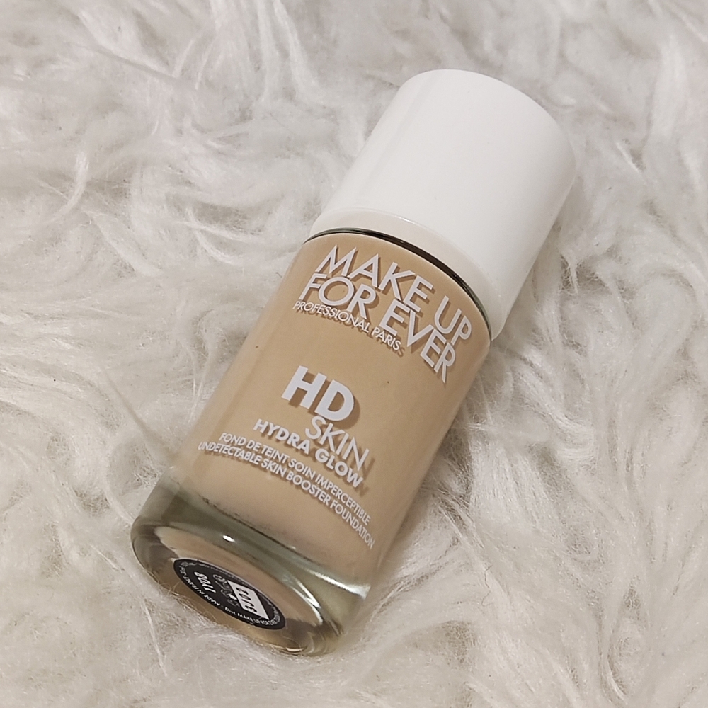 HD skin hydra glow hydrating foundation in 1Y08